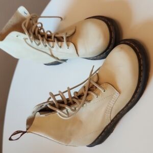 Doc Marten 8 eye boots